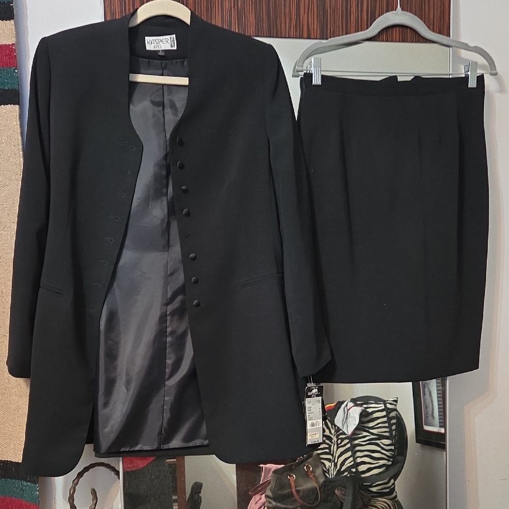 Kasper Elegant Black Dress